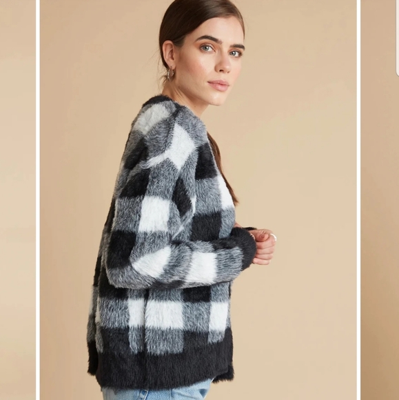 Bella Dahl Sweater Cardigan In White and Black Plaid - Picture 13 of 13